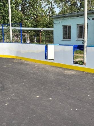 Ивановская область, город Кохма, улица Машиностроительная, 12. Работы по установке хоккейной площадки завершены (к информации о выполнении поручения по итогам личного приема граждан, проведенного С.В.Нештенко 19.09.2024)