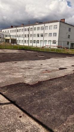Тверская область, поселок Рамешки, улица Советская, 47. Состояние площадки на территории МОУ «Рамешковская СОШ» на дату личного приема граждан, проведенного И.П.Горяевой 16.05.2025