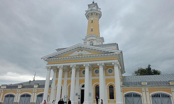 Кострома, улица Симановского, 1. Осмотр здания пожарного депо. Фото: adm.44.ru