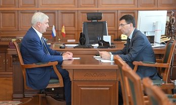 Воронеж, площадь Ленина, 1. Встреча с губернатором Воронежской области А.Гусевым. Фото: govvrn.ru