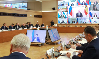 Москва, Никольский переулок, 6. заседание Совета при полномочном представителе Президента РФ в ЦФО под председательством И.Щёголева. Фото: Издательство «Известия»