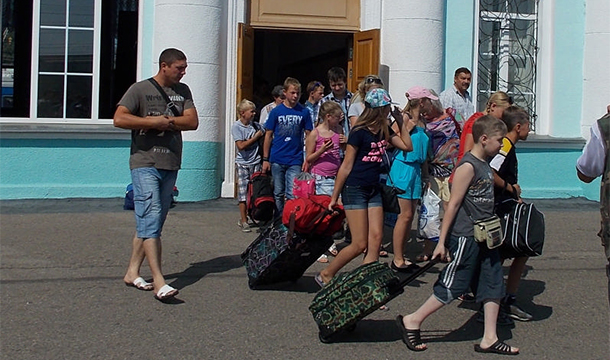 Юные смоляне отправились на отдых в Крым