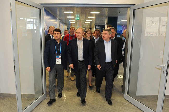 Президент России Владимир Путин посетил экспозицию Центрального федерального округа в Олимпийском парке Сочи