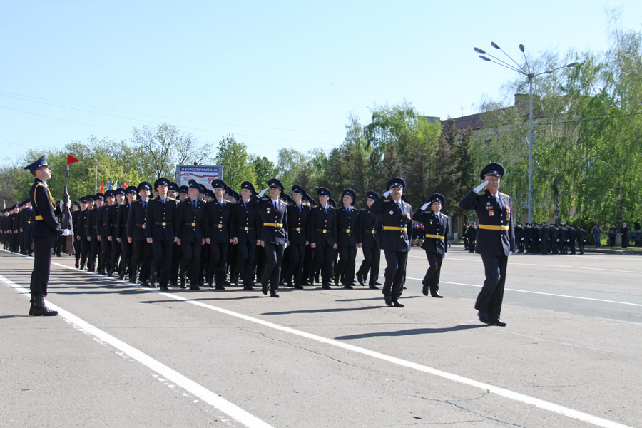 На центральной площади города Орла состоялся торжественный парад в честь 69-ой годовщины Победы в Великой Отечественной войне