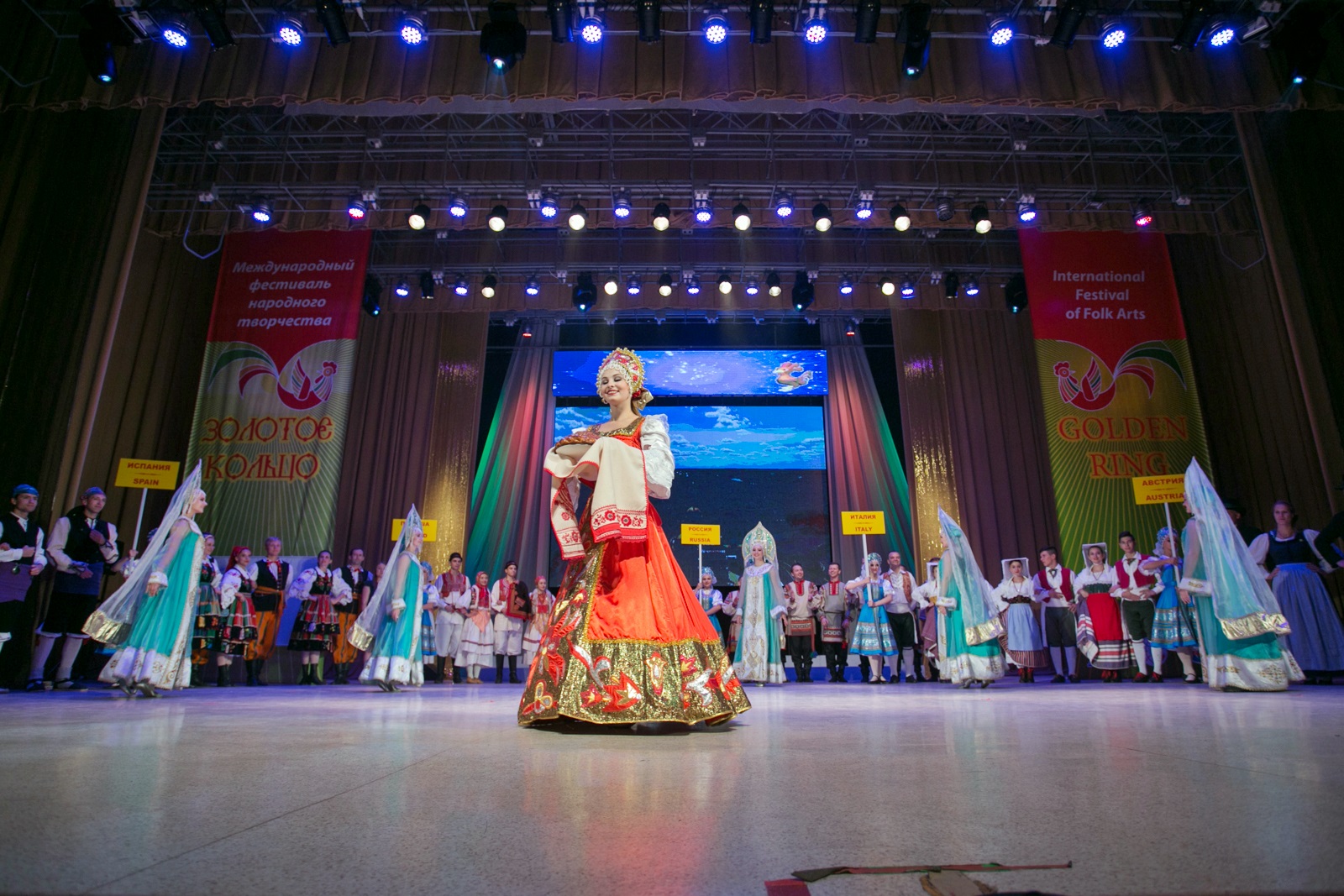 Во Владимирской области открылся Международный фестиваль народного творчества «Золотое кольцо»