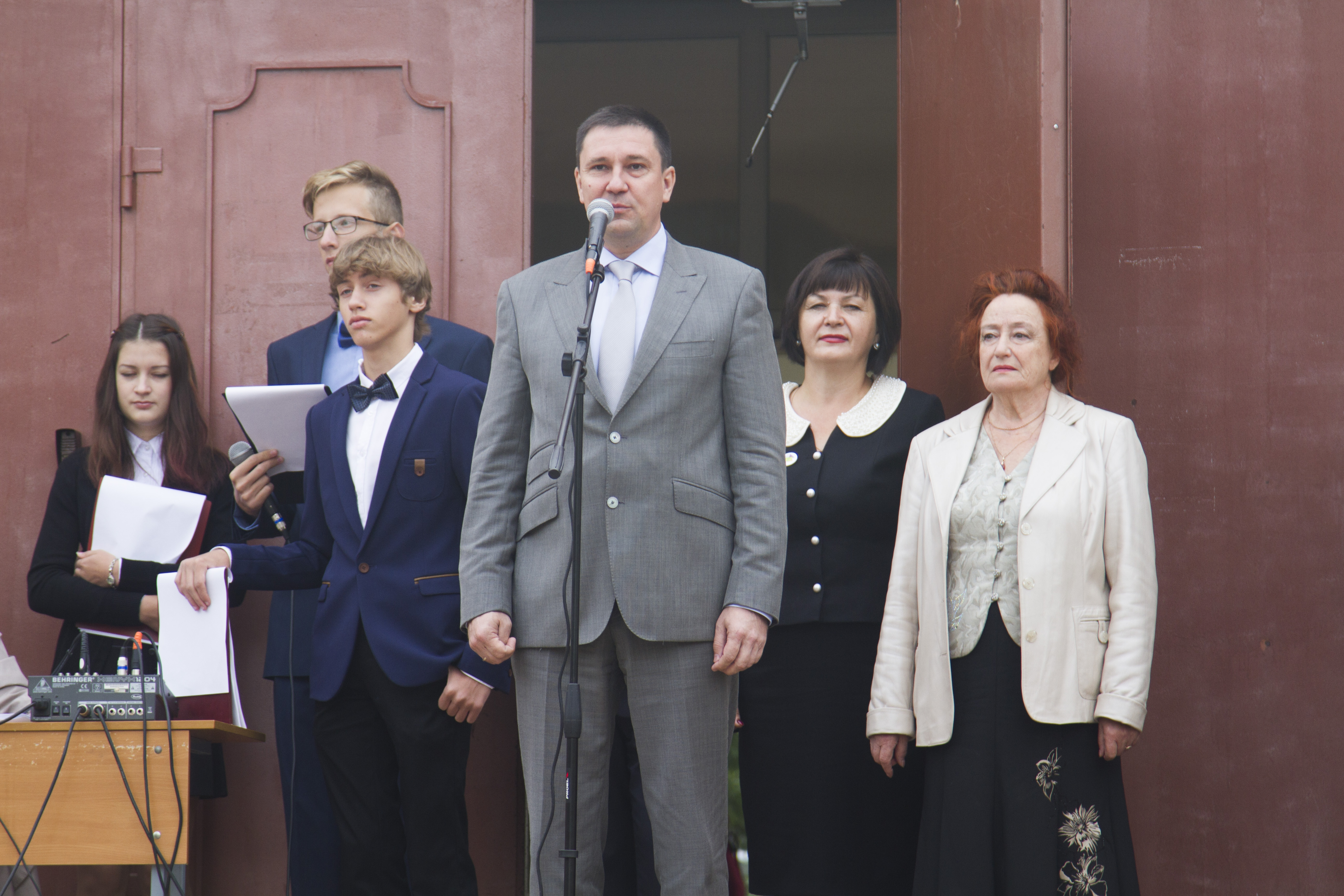 Федеральный инспектор по Костромской области принял участие в торжественных посвященных Дню знаний
