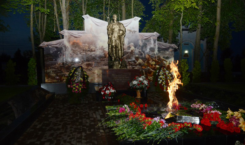 В деревне Соловьево зажгли Вечный огонь