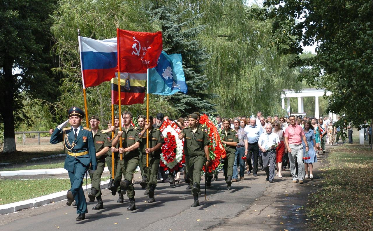 В Курске, в парке «Соловьиная роща», прошла церемония перезахоронения останков 62 советских солдат, погибших в годы Великой Отечественной войны