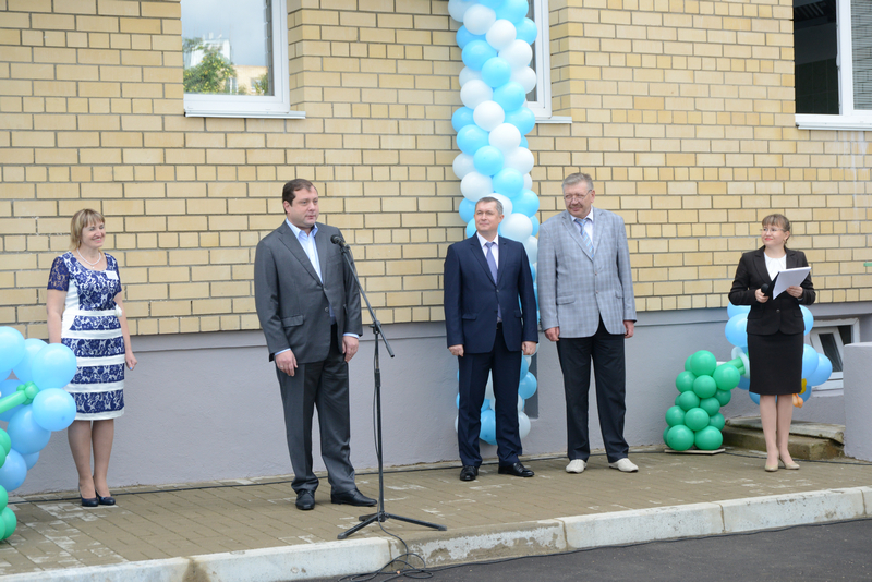 Губернатор Алексей Островский принял участие в торжественной церемонии открытия нового детского сада в Смоленске