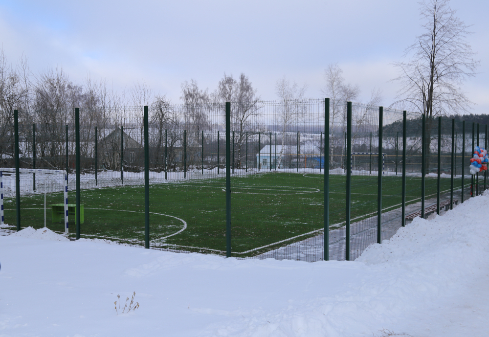 На базе Жерновецкой средней общеобразовательной школы Троснянского района открыли многофункциональную спортивную площадку