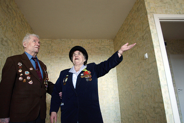 Порядка 240 ветеранам в области помогли с ремонтом квартир в 2014 году
