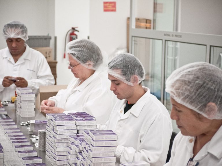 На Калужском заводе astrazeneca запущено производство таргетного противоопухолевого препарата