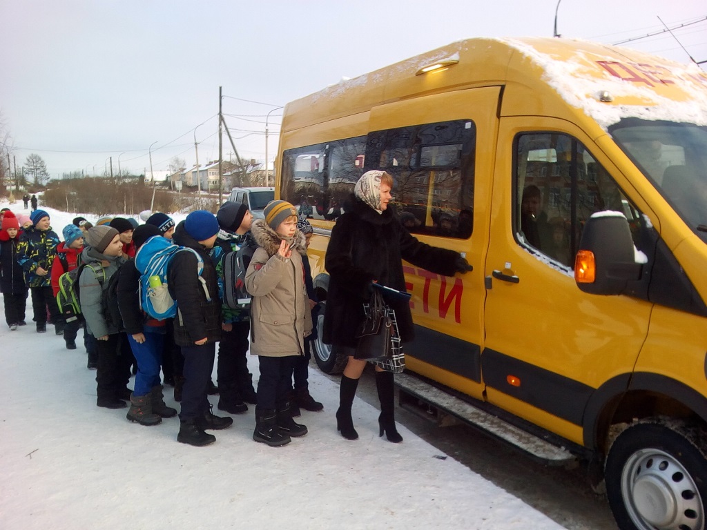 В Борисоглебском районе Ярославской области  вышли на маршруты четыре новых школьных автобуса
