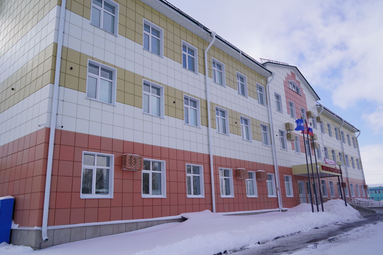 Брянская область, город Почеп, улица Мира, 74. Центральная районная больница после капремонта. Фото: bryanskobl.ru