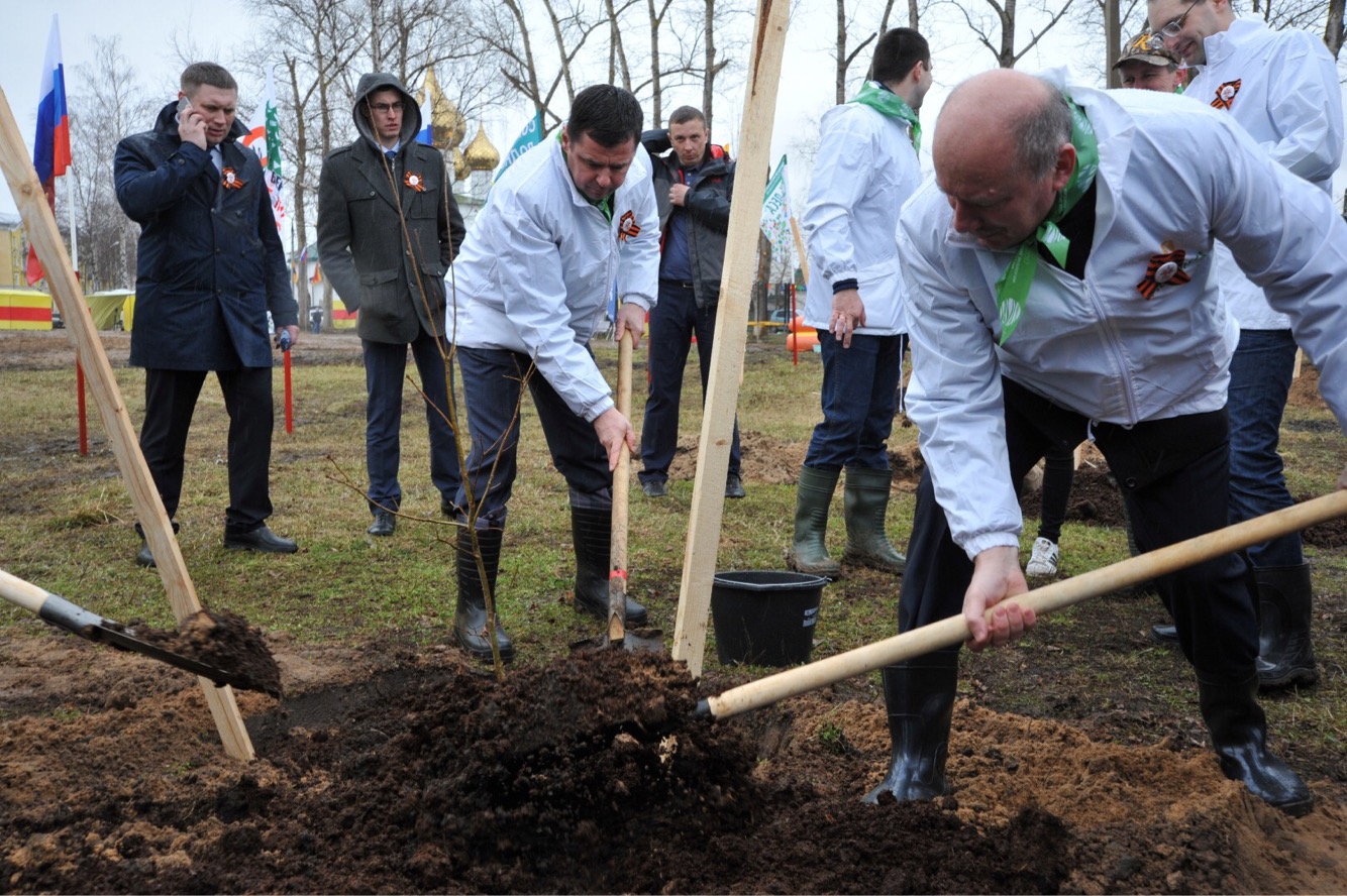 Дмитрий Миронов принял участие во всероссийской акции «День посадки леса»