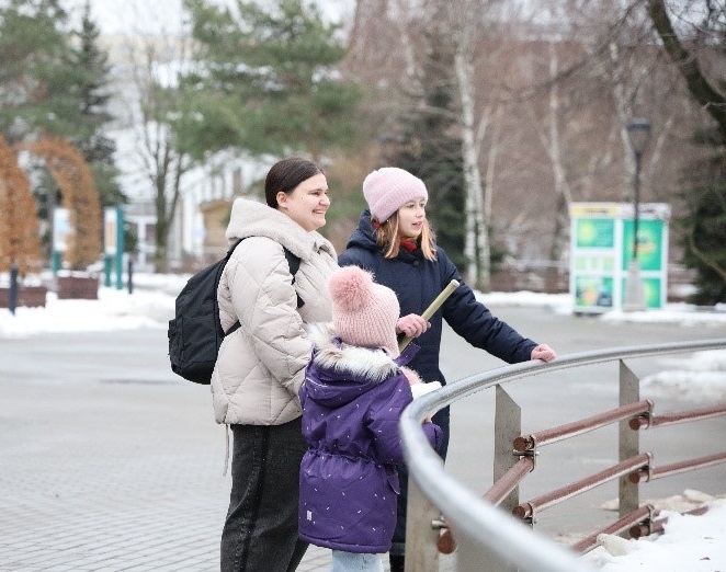 Москва, Большая Грузинская улица, 1, стр. 1. Московский зоопарк. Алиса из Курска на экскурсии. Фото: Аппарат полномочного представителя