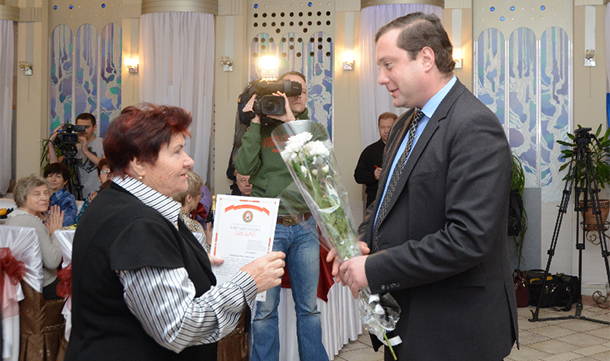 Губернатор Смоленской области поздравил региональное отделение Союза пенсионеров России с 10-летним юбилеем