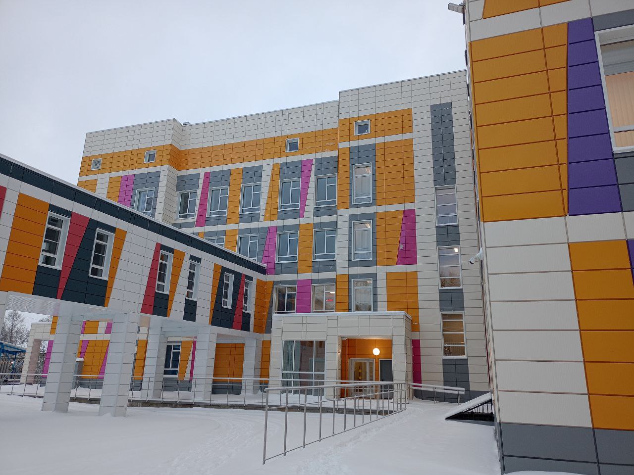 Кострома, улица Юрия Беленогова, 18. Корпус детской областной больницы. Фото: adm44.ru