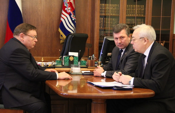 Глава Ивановского региона провел встречу с сенаторами Валерием Васильевым и Владимиром Бочковым