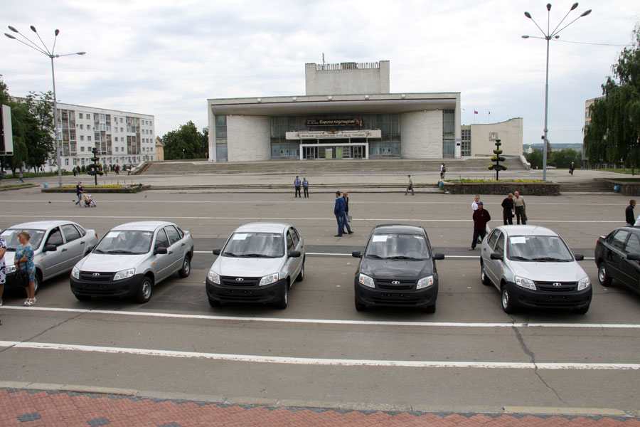 12 победителей конкурса в агропромышленном комплексе Орловской области в 2013 году получат автомобили LADA Granta