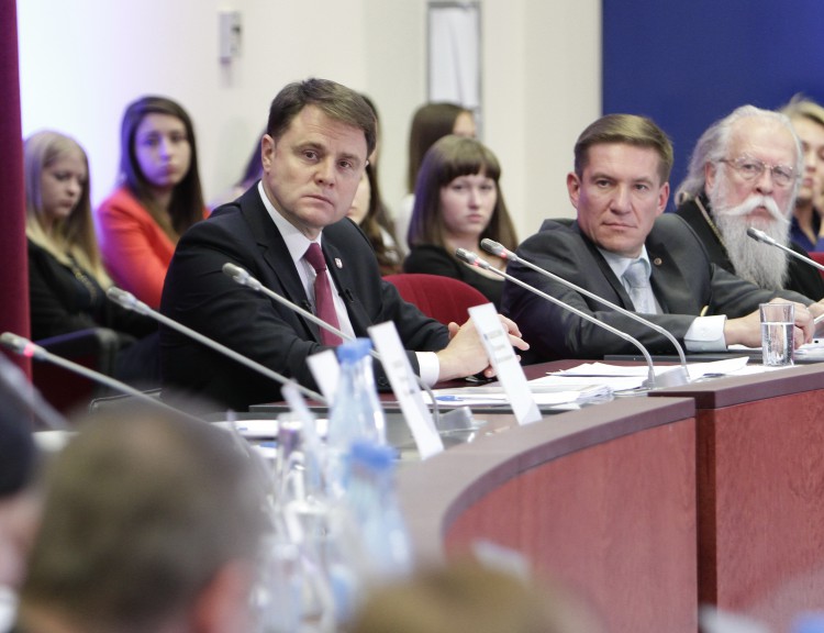 Губернатор Владимир Груздев встретился с представителями общественности