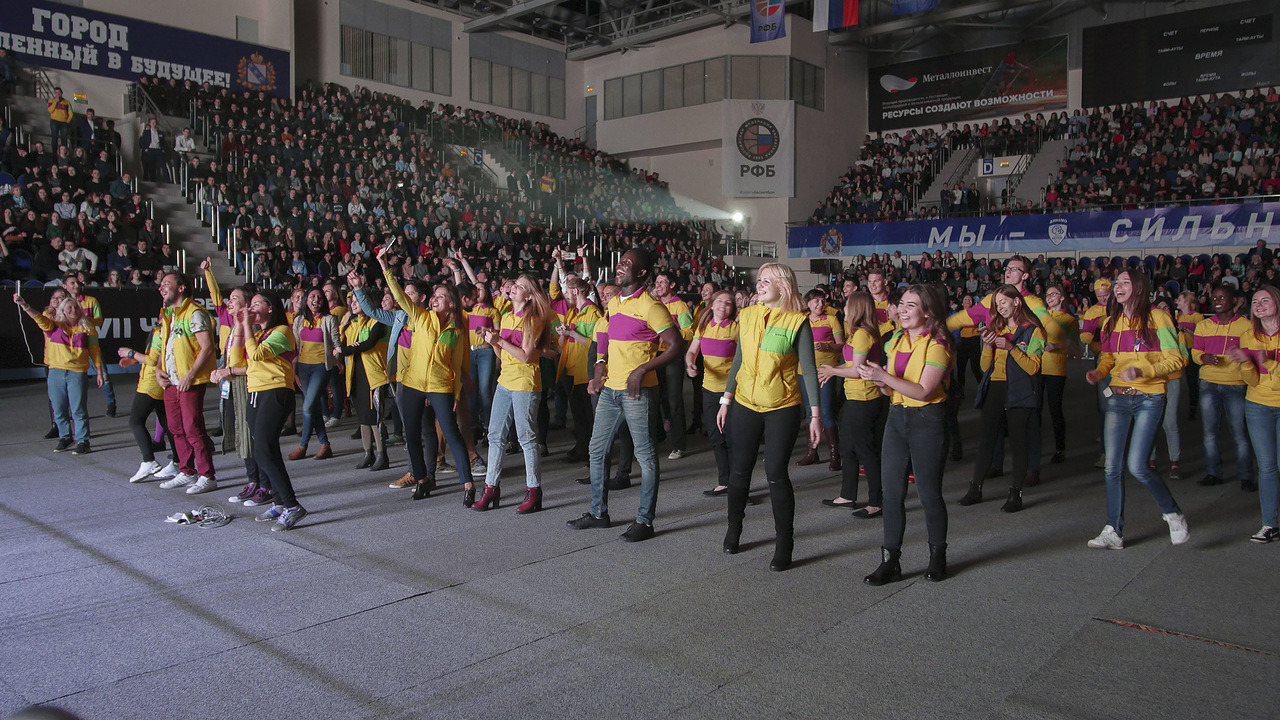 Сочинской энергией и морем позитива поделились с курской молодежью участники XIX Всемирного фестиваля молодежи и студентов