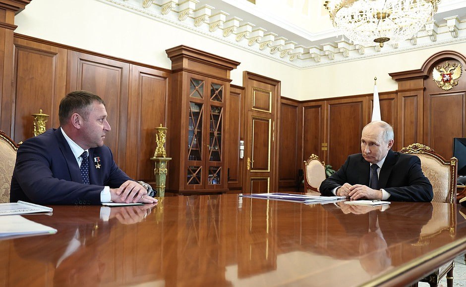 5 августа 2026 года. Москва, Кремль. Встреча Владимира Путина с врио губернатора Белгородской области Александром Шуваевым. Фото: пресс-служба Президента РФ