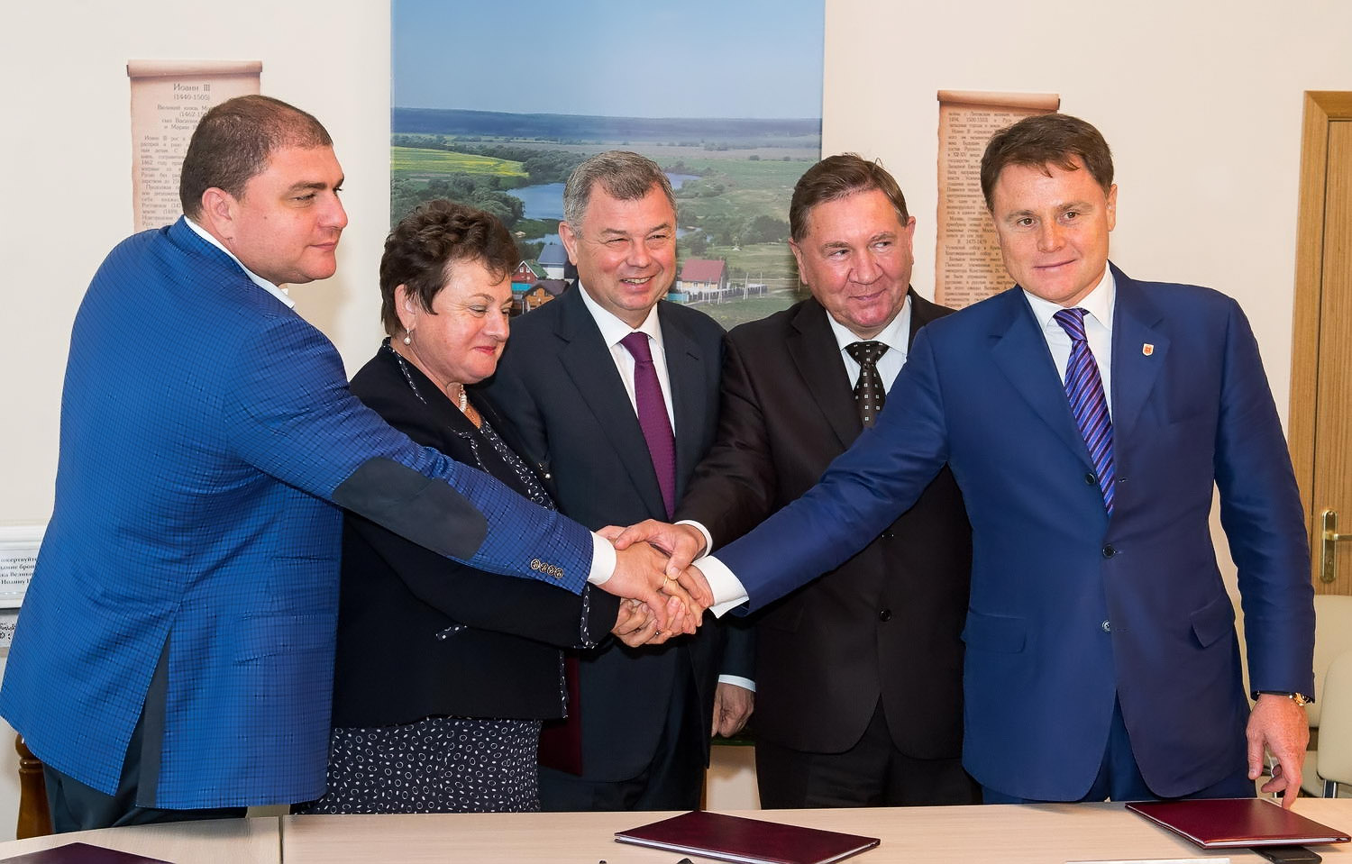 Губернаторы пяти областей договорились в Калуге об укреплении межрегионального сотрудничества