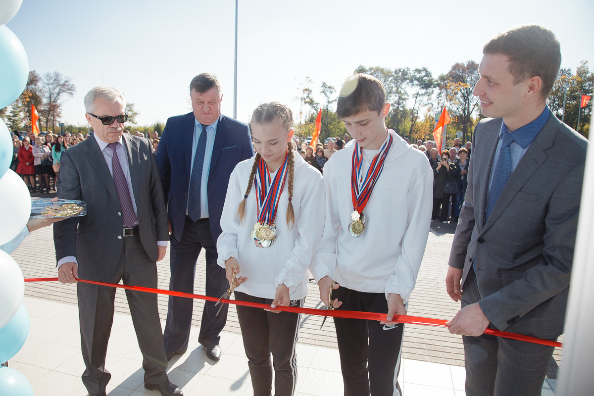 В Борисовке торжественно открыт физкультурно-оздоровительный комплекс с плавательным бассейном