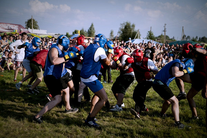 Более 11 тысяч человек приняли участие в традиционных играх «Атмановские кулачки» на Тамбовщине