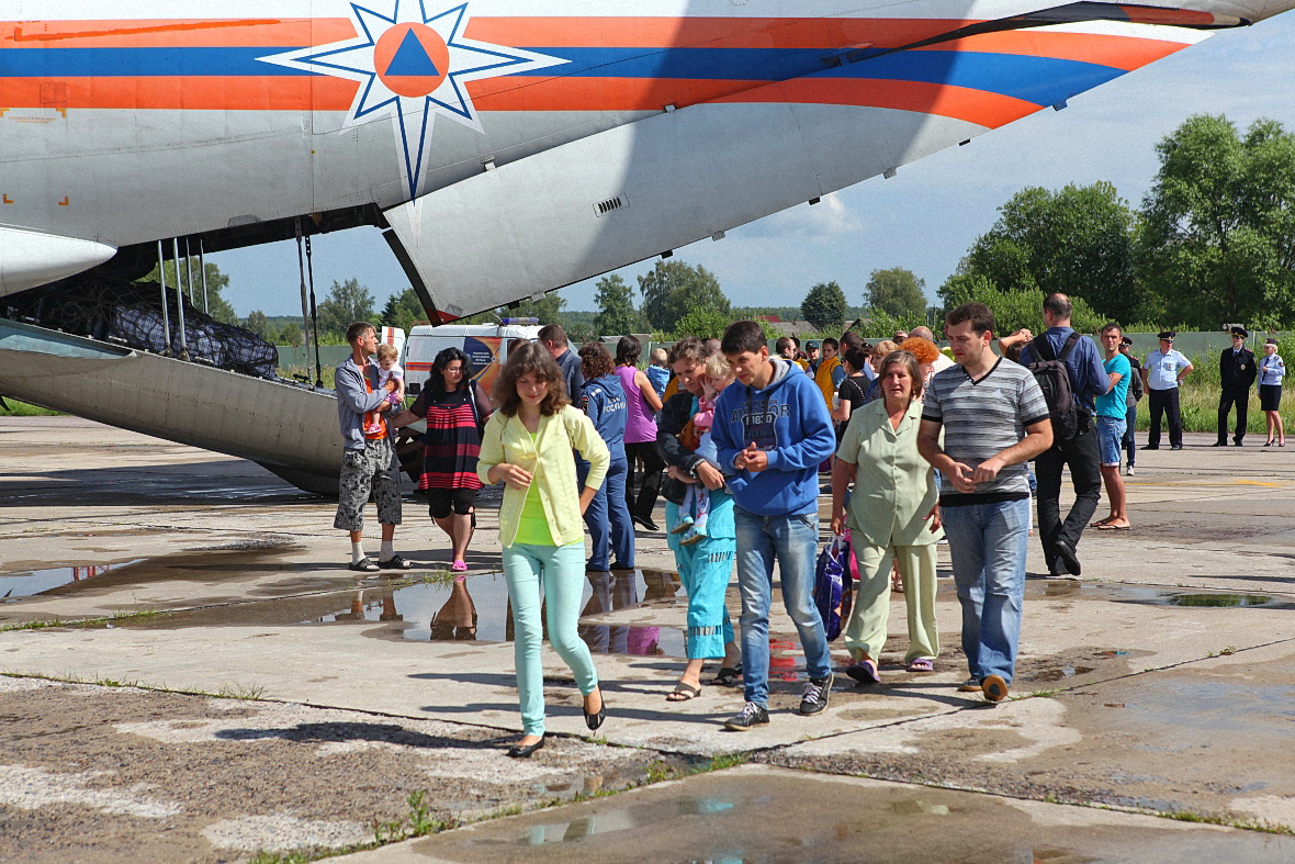 В Ярославскую область прибыл второй самолет с гражданами Украины, бежавшими из зоны боевых действий
