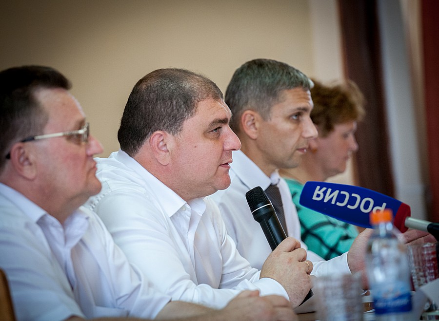 Вадим Потомский провел выездное совещание по вопросам развития фермерской деятельности в Орловской области