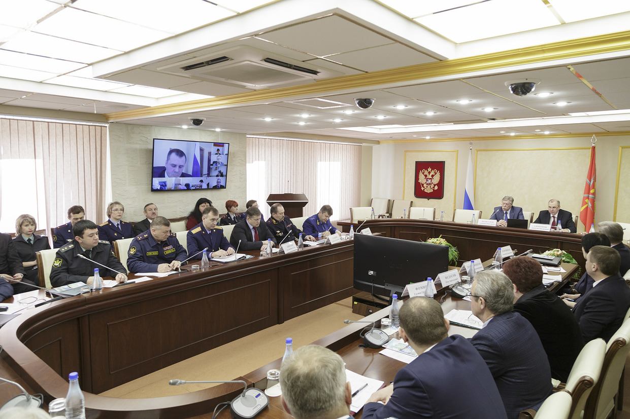 Помощник полномочного представителя Президента РФ в ЦФО Александр Меркулов провел в Туле совещание по работе с обращениями граждан