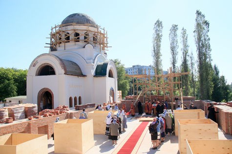 Возведение здания храма иконы Божией Матери "Всецарица"