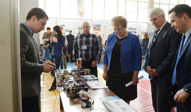 В Смоленске открылась выставка научно-технического творчества молодежи
