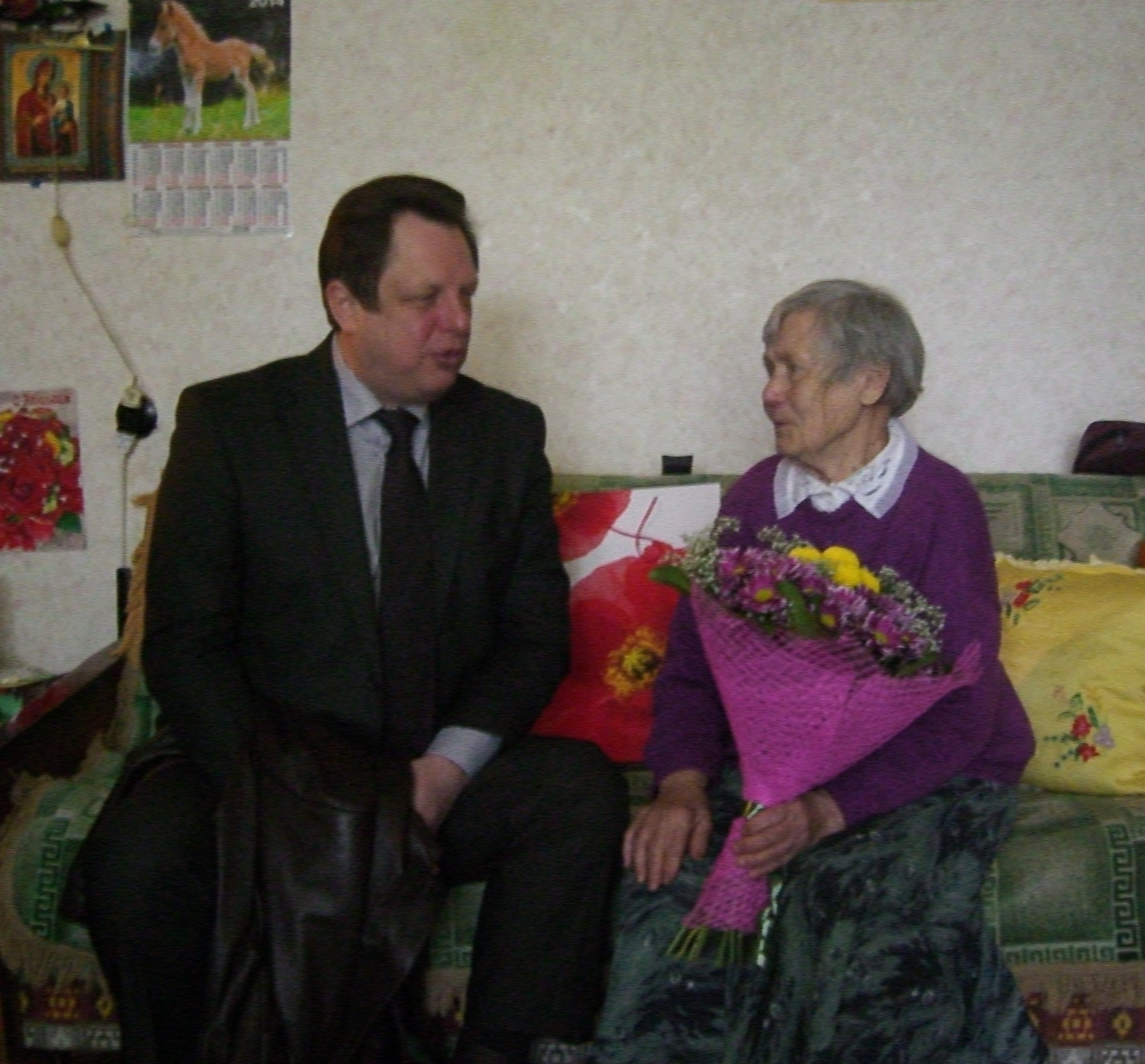 Главный федеральный инспектор по Смоленской области поздравил с 90-летним юбилеем заслуженную жительницу города Смоленска