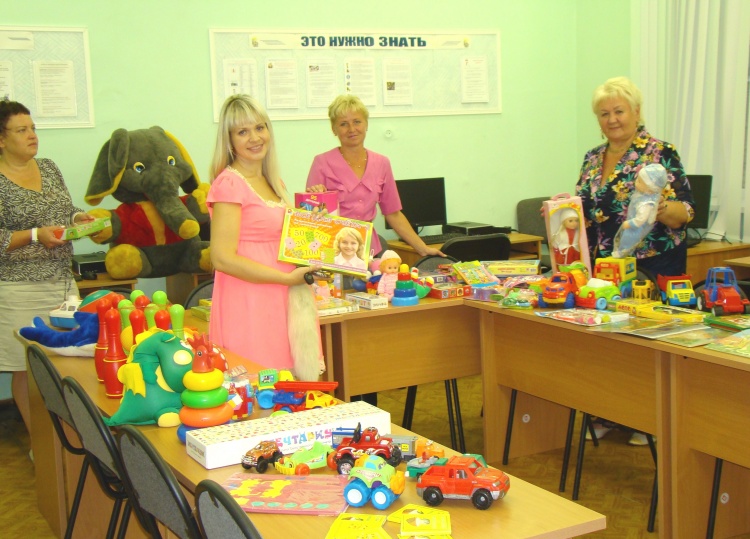 Педагогические коллективы детских садов города Костромы присоединись к акции «Подари игрушку друзьям»