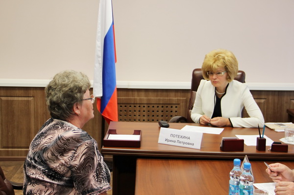 Заместитель полномочного представителя Президента РФ в ЦФО Ирина Потехина провела прием граждан в Иваново