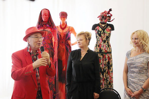 В Иванове открылась выставка авторского костюма и арт-фотографии Вячеслава Зайцева