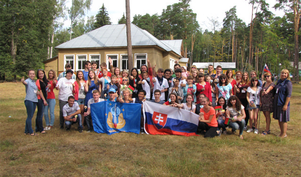 На Смоленщине открылся VI Международный волонтерский лагерь «Надежда»