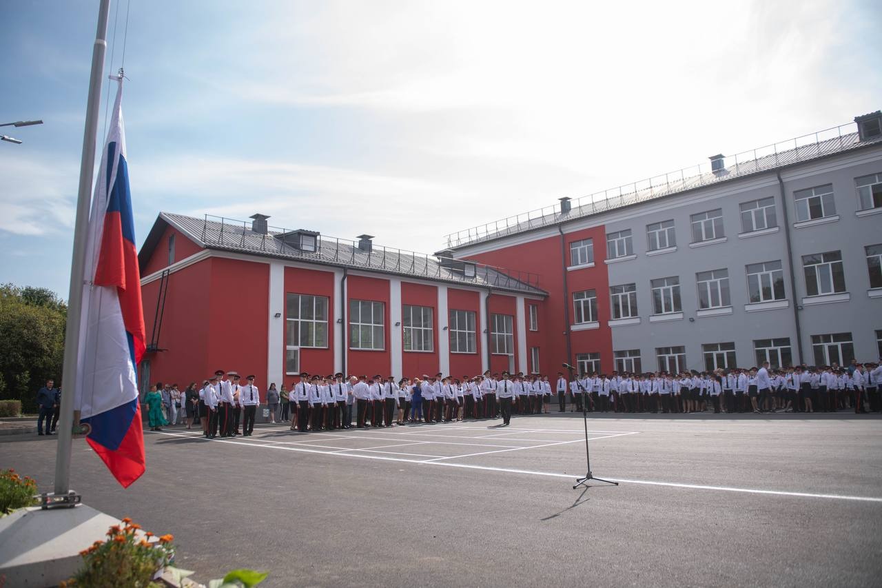 Смоленск, улица Нижняя Дубровенка, 4. Смоленский фельдмаршала Кутузова кадетский корпус. Фото: пресс-служба правительства региона