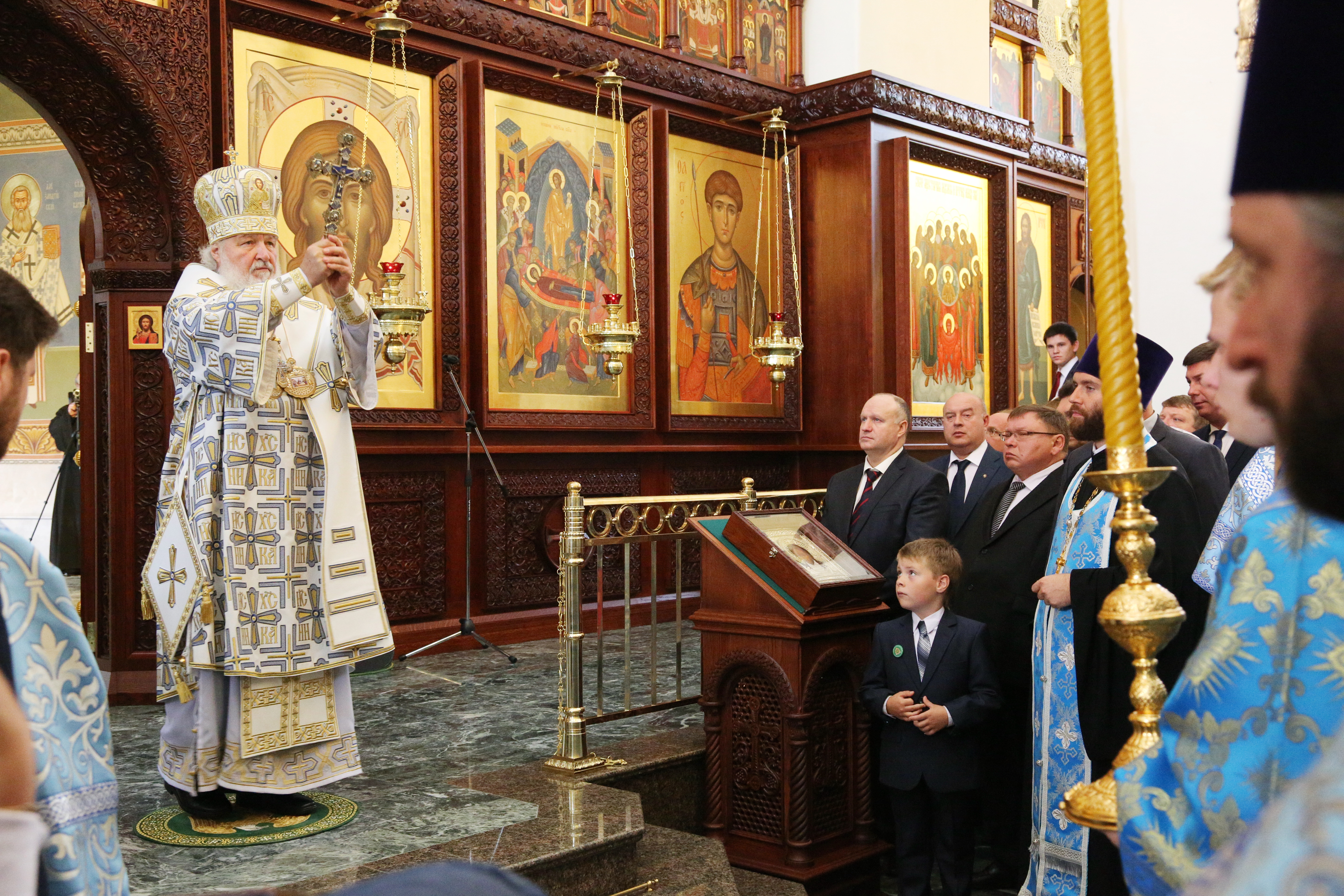 Патриарх Кирилл совершил чин великого освящения Успенского кафедрального собора
