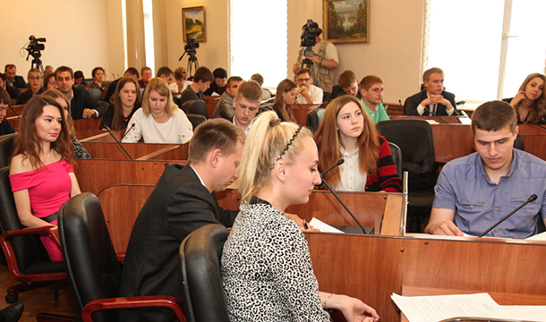 На Смоленщине начал работу молодежный парламент