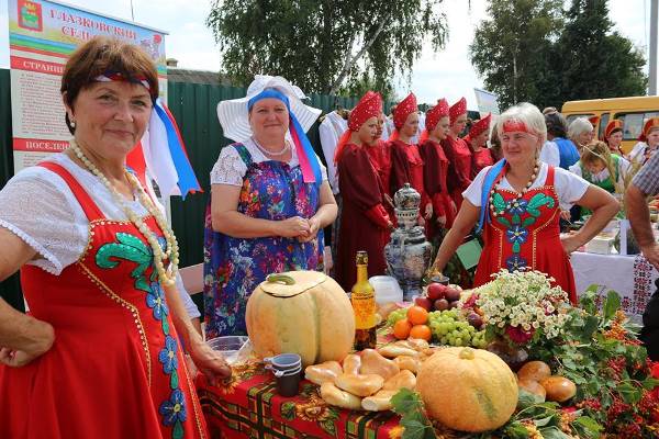 «У нас в Москве такого нет!» - на Тамбовщине прошел праздник русского сарафана